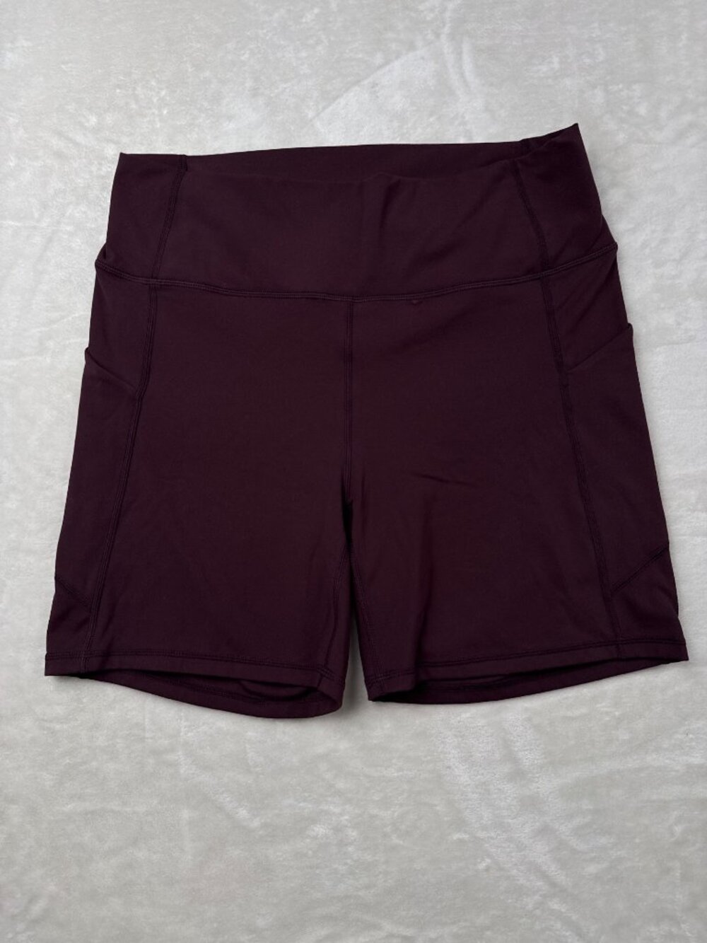 Fabletics Womens XL High-Waisted Burgundy Biker Shorts With Side Pockets